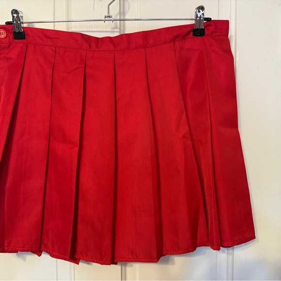 Plus-Size Red Pleated Women's Skirt with Side Zip and Elastic Back - Picture 1 of 6